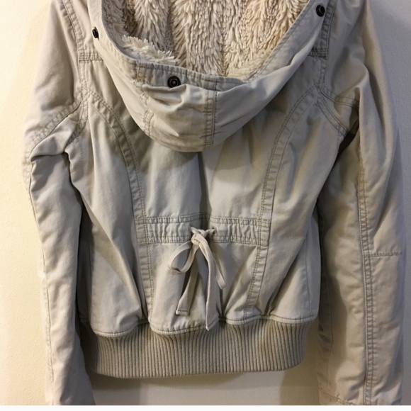 Hollister coat - Picture 3 of 3